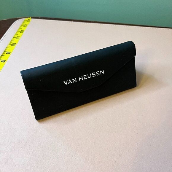 Van Heusen Glasses Case ONLY Black & White Perfect condition and so cute - Picture 1 of 8